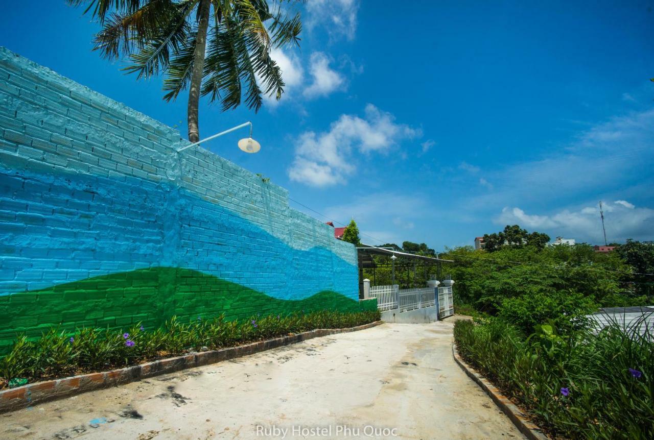 Ruby Phu Quoc Hostel Buitenkant foto
