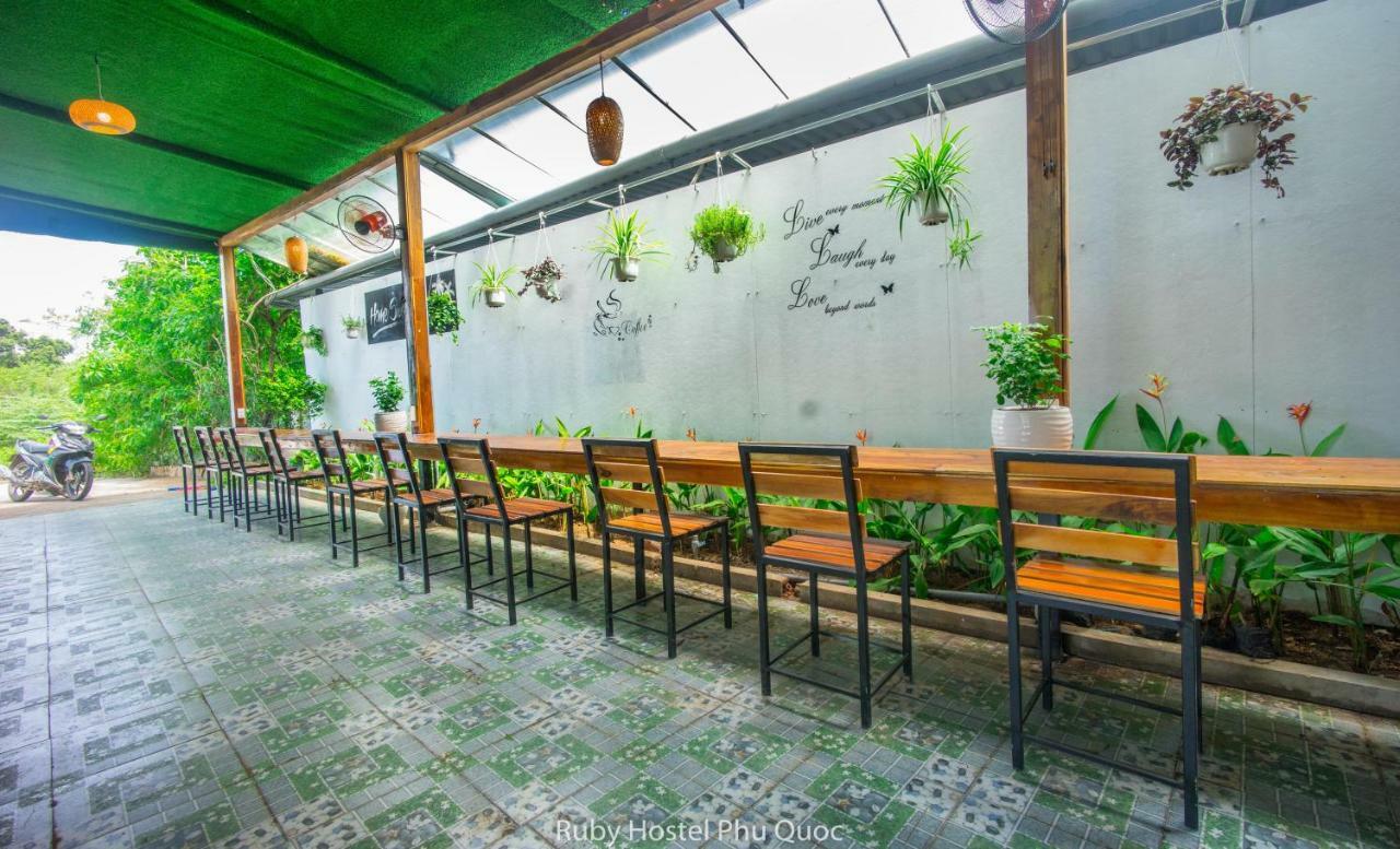 Ruby Phu Quoc Hostel Buitenkant foto