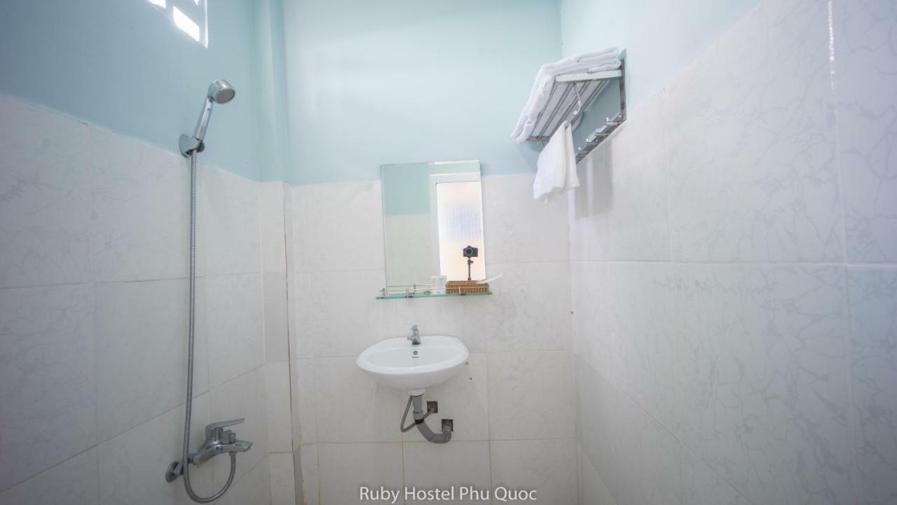 Ruby Phu Quoc Hostel Buitenkant foto