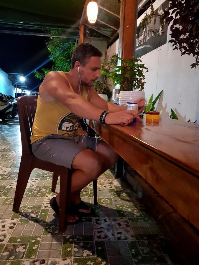 Ruby Phu Quoc Hostel Buitenkant foto